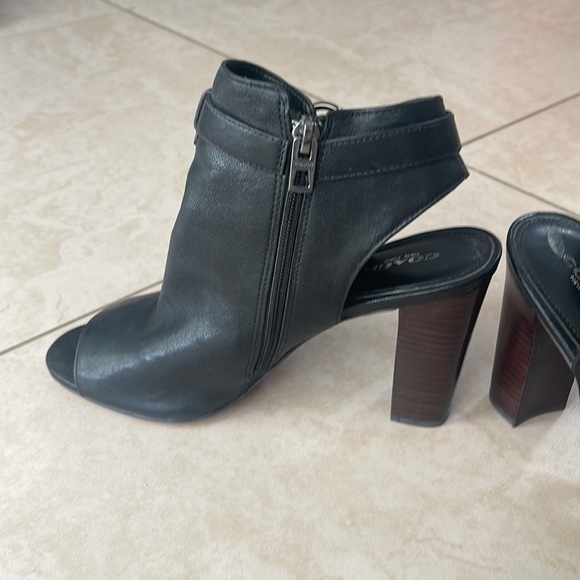 Coach shoes - Picture 3 of 5